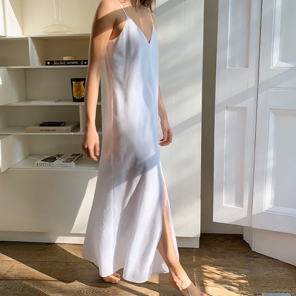Aritzia Babaton Lustria dress - Picture 2 of 5